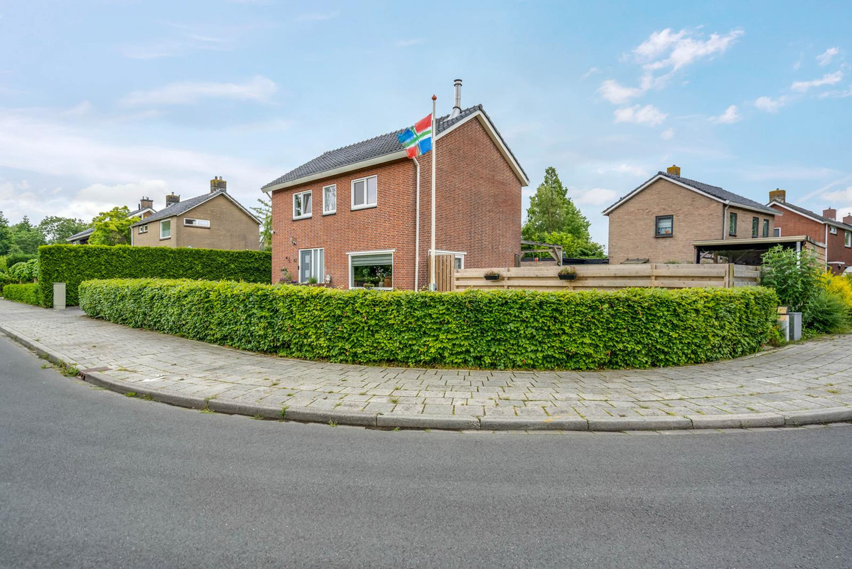 Vrijstaande woning te koop: Prins Bernhardlaan 62, Delfzijl