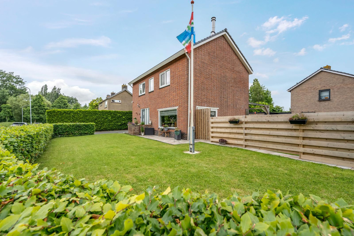 Vrijstaande woning te koop: Prins Bernhardlaan 62, Delfzijl