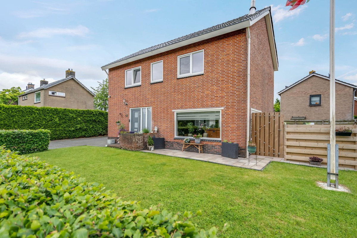 Vrijstaande woning te koop: Prins Bernhardlaan 62, Delfzijl