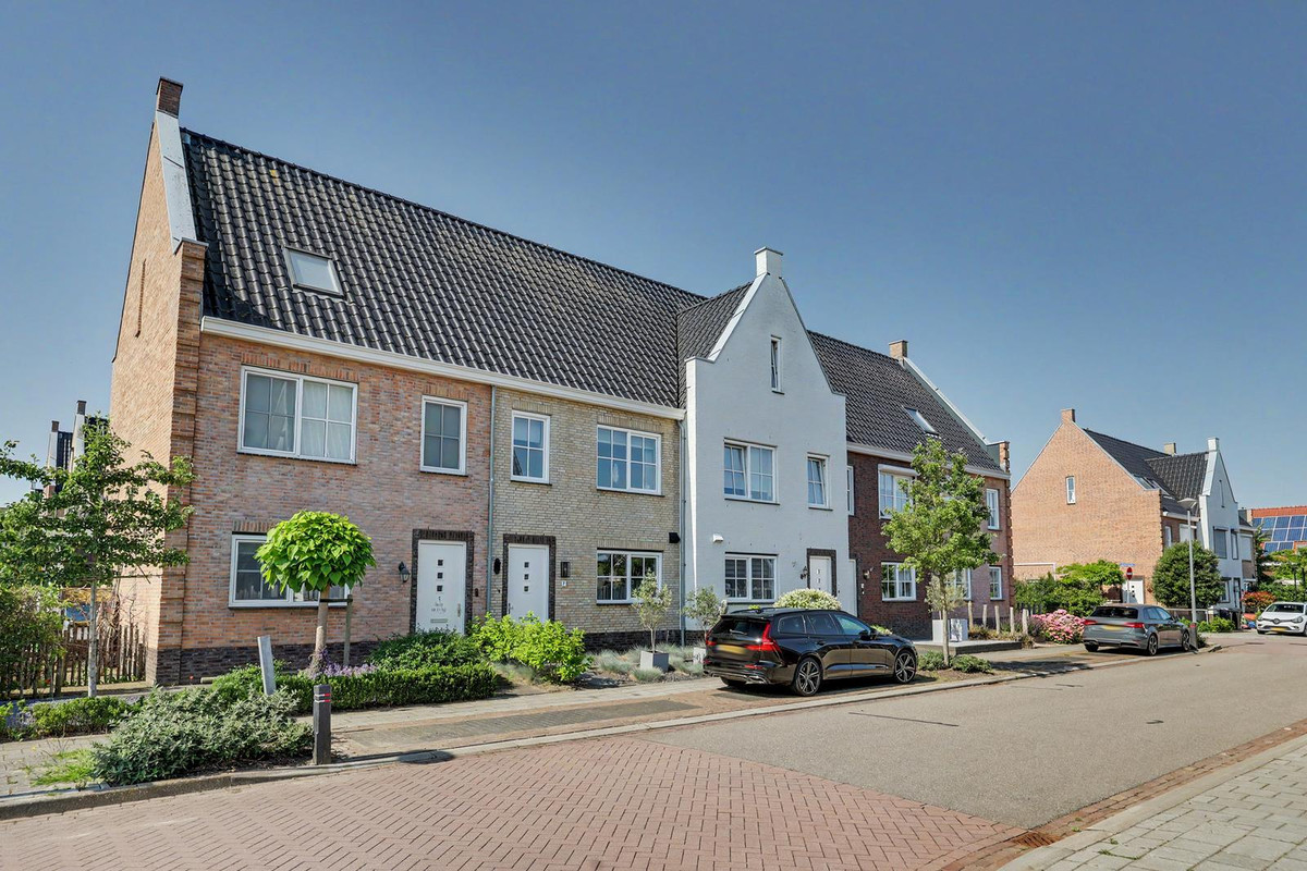 Tussenwoning te koop: Hazenburg 3, Kruiningen