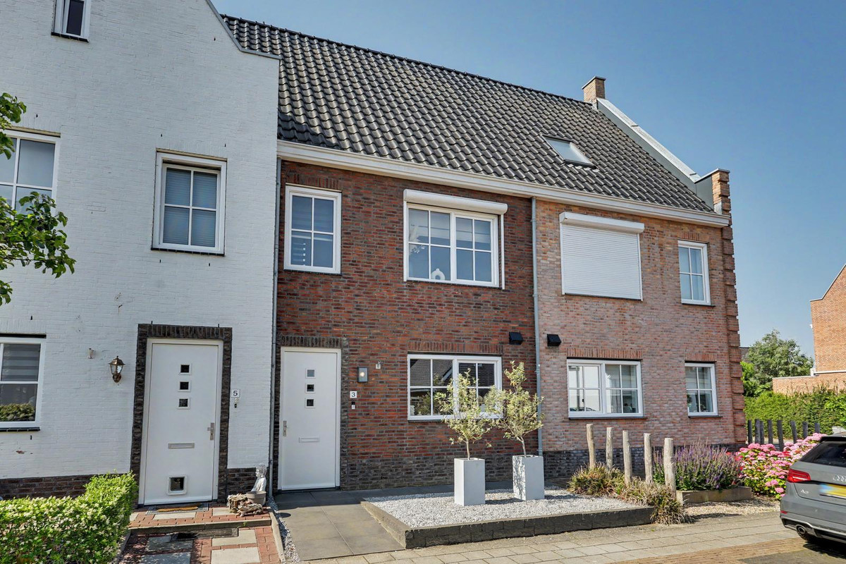 Tussenwoning te koop: Hazenburg 3, Kruiningen