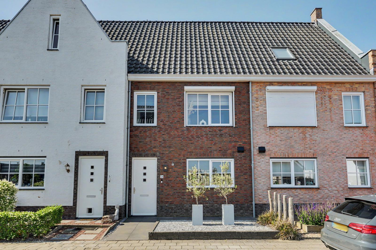 Tussenwoning te koop: Hazenburg 3, Kruiningen