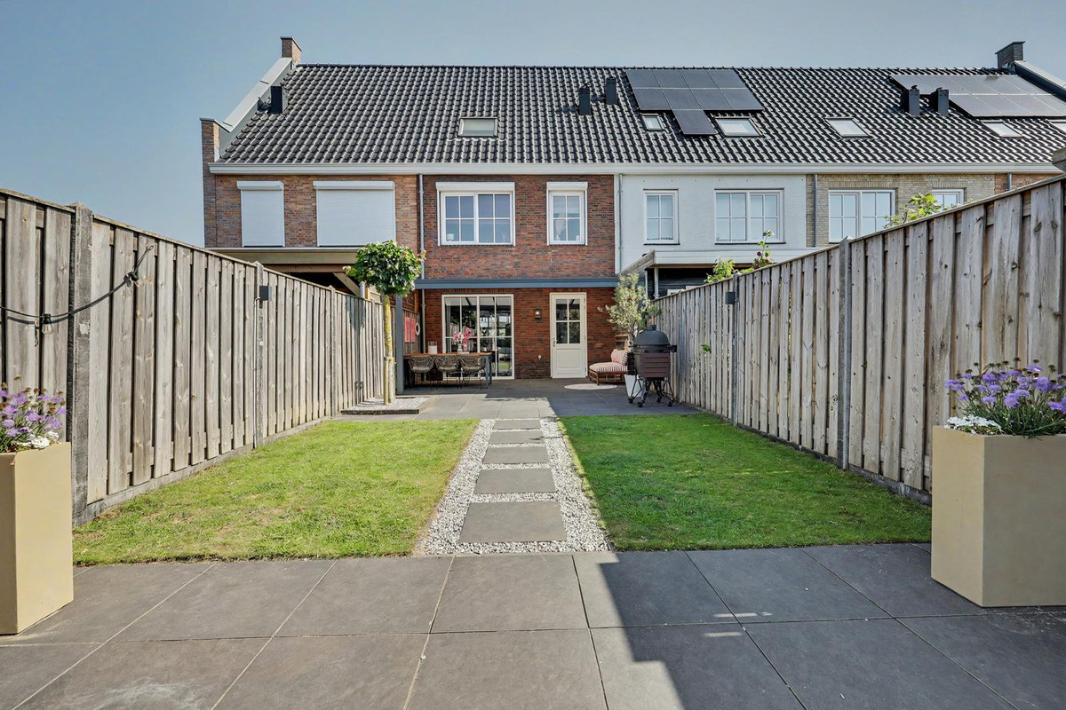 Tussenwoning te koop: Hazenburg 3, Kruiningen