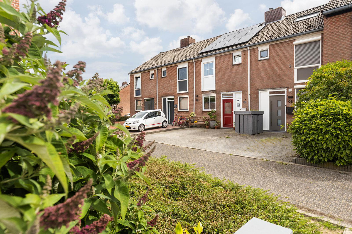 Tussenwoning te koop: Schuttersdreef 100, Elsloo
