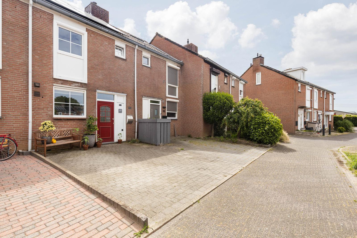 Tussenwoning te koop: Schuttersdreef 100, Elsloo