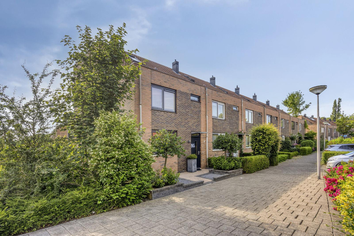 Hoekwoning te koop: Lupinestraat 95, Capelle Aan Den Ijssel