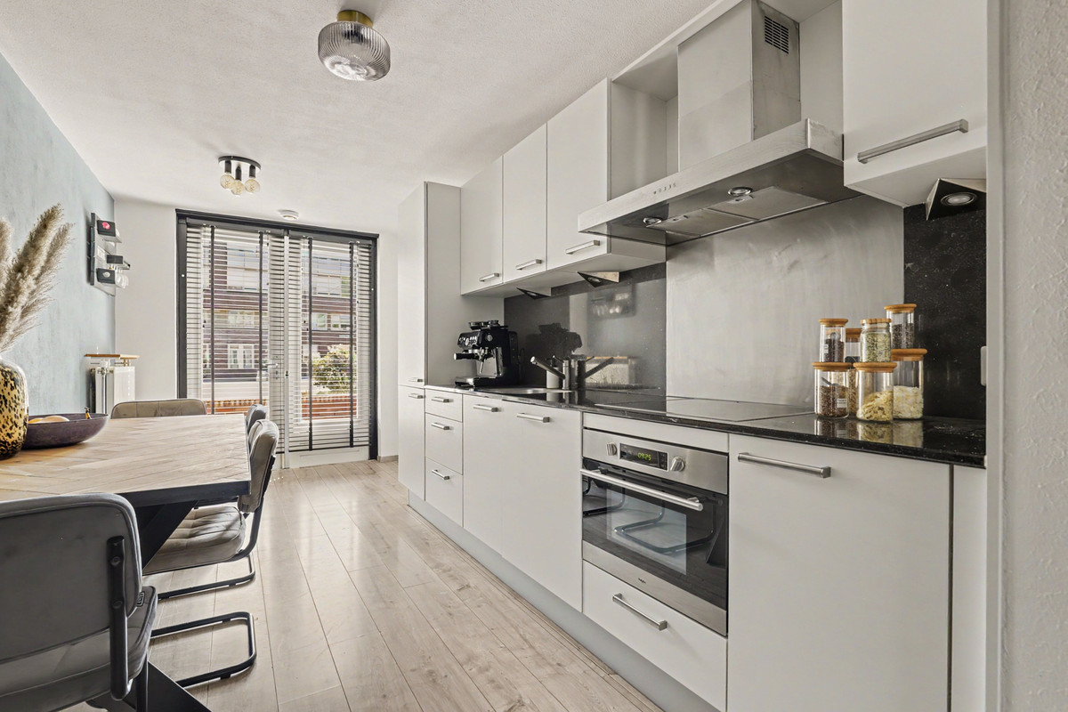Appartement te koop: Madame Curieplein 12, 'S-Gravenhage