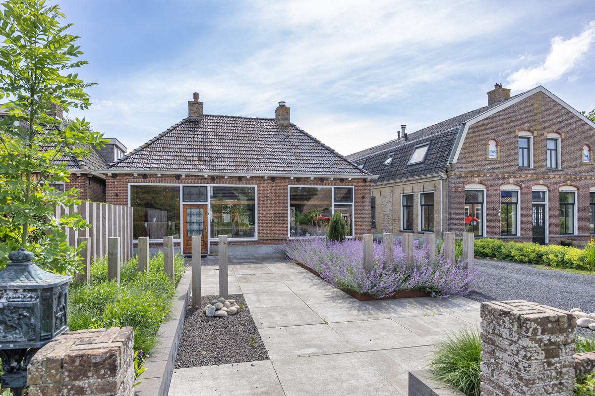 Vrijstaande woning te koop: Harlingerweg 9, Kimswerd