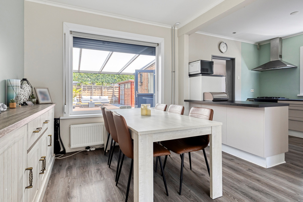 Twee-onder-één-kap te koop: Plataanstraat 10, Sas Van Gent