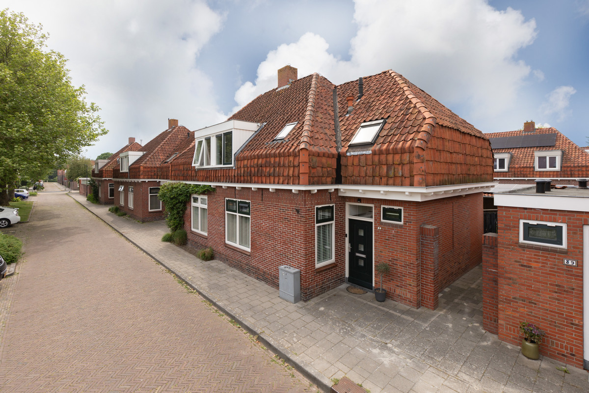 Twee-onder-één-kap te koop: Pater Brugmanstraat 41, Bolsward