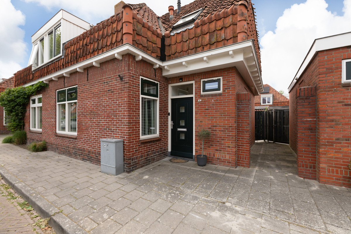 Twee-onder-één-kap te koop: Pater Brugmanstraat 41, Bolsward