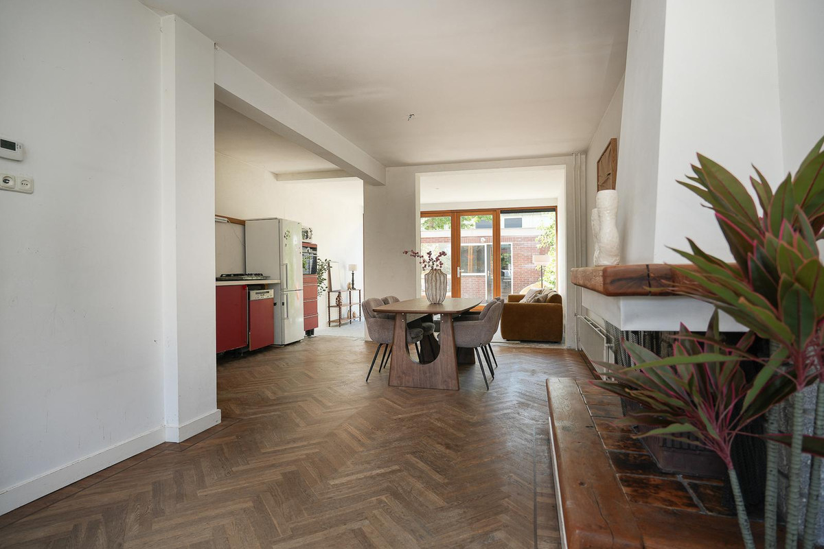 Tussenwoning te koop: Verlengde Hoogravenseweg 137, Utrecht