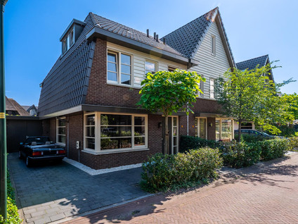 Harmsen van der Beeklaan 8