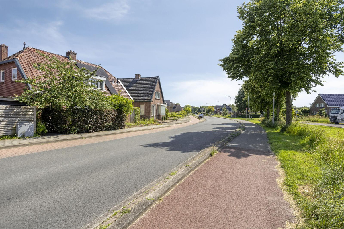 Twee-onder-één-kap te koop: Zuiderveen 2, Winschoten