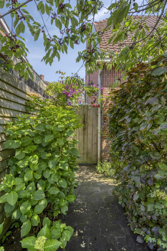 Twee-onder-één-kap te koop: Zuiderveen 2, Winschoten