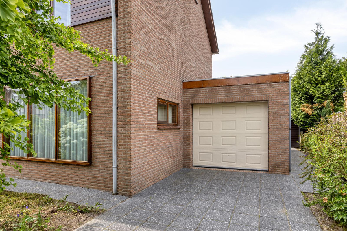 Twee-onder-één-kap te koop: Statenstraat 51, Sas Van Gent