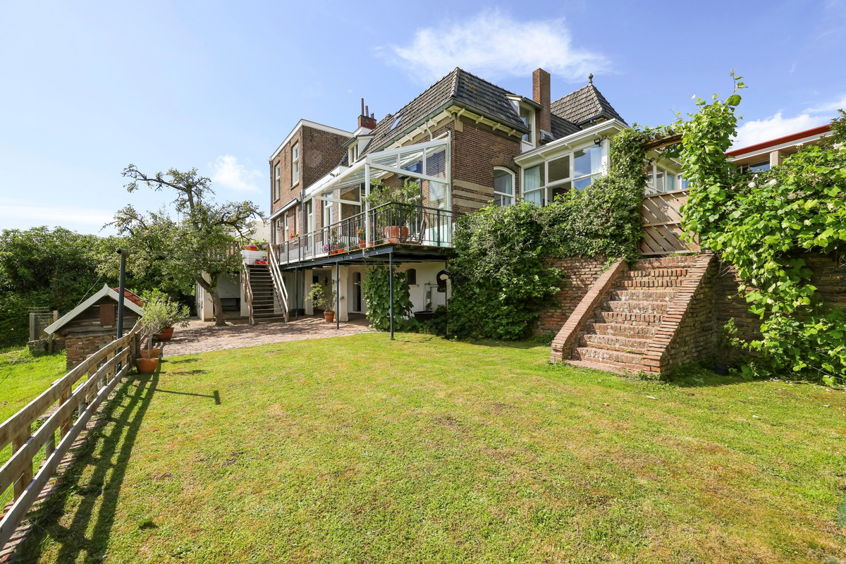 Vrijstaande woning te koop: Dorpsdijk 22, Lobith