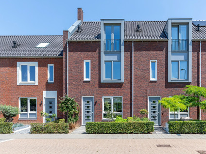 Burgemeester mr W C Tackstraat 19