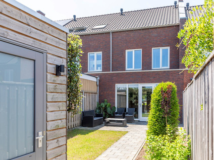 Burgemeester mr W C Tackstraat 19
