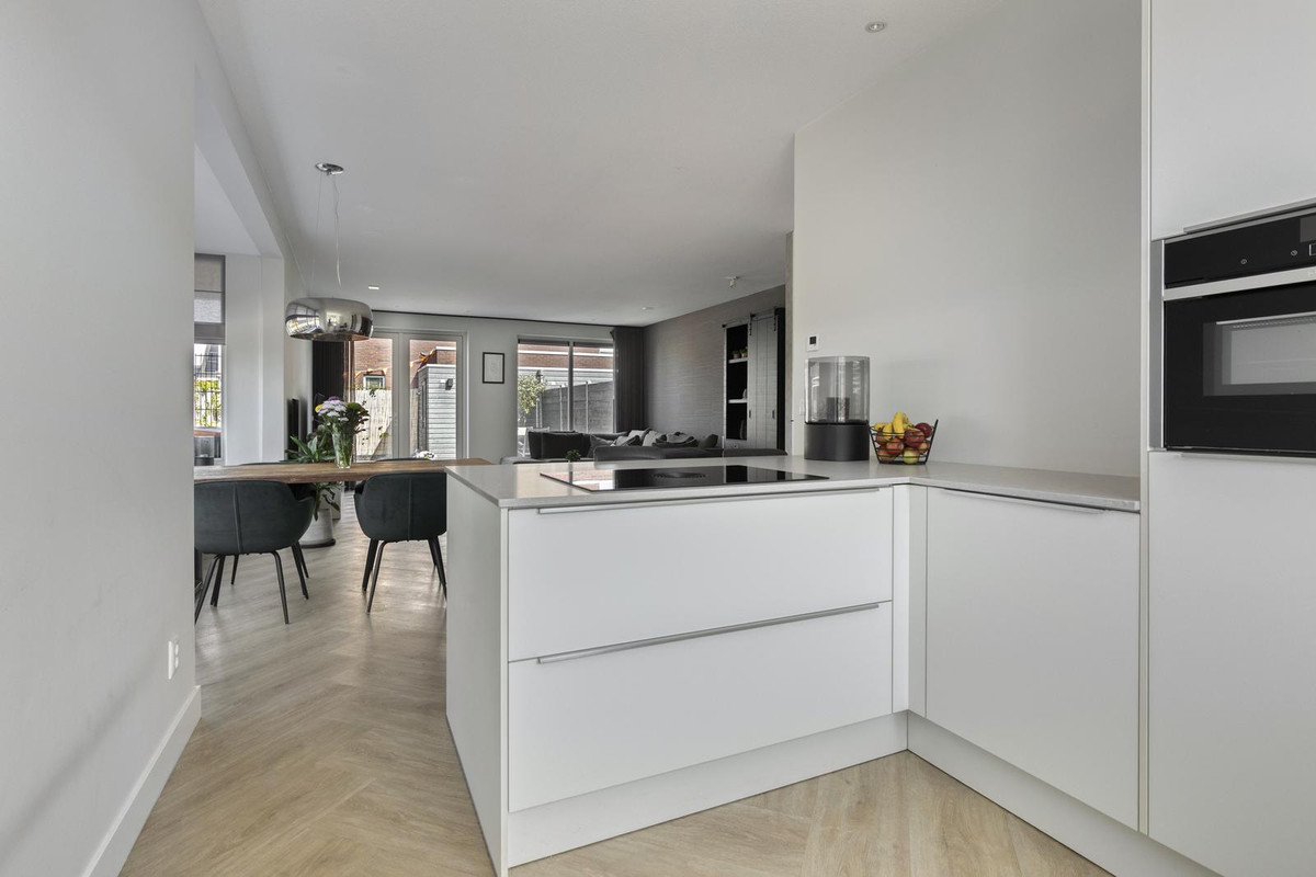 Hoekwoning te koop: Rhenoystraat 2, Tilburg