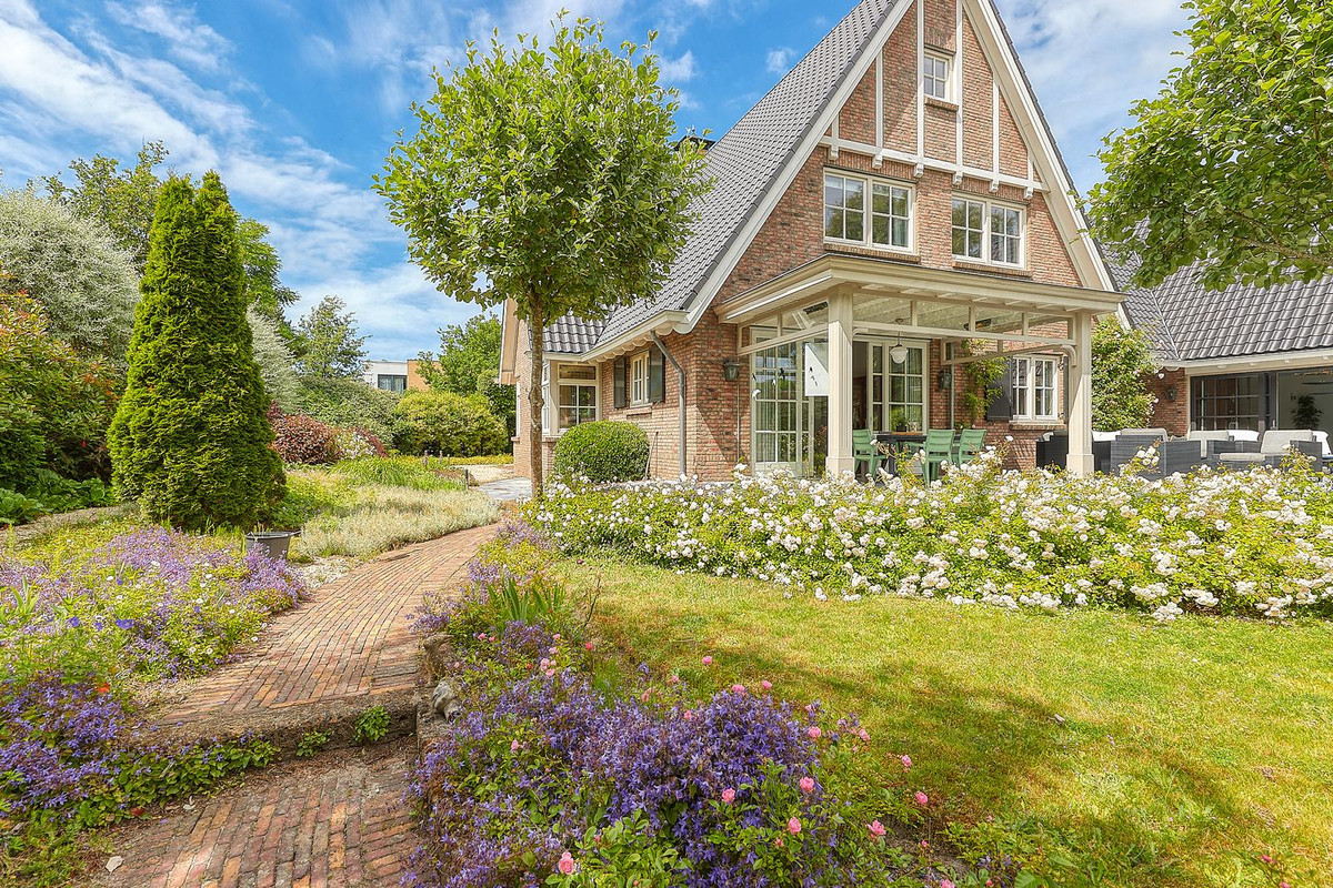 Vrijstaande woning te koop: Gravin Machteldlaan 9, 'S-Gravenhage