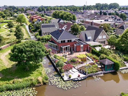 Aambeeld 13