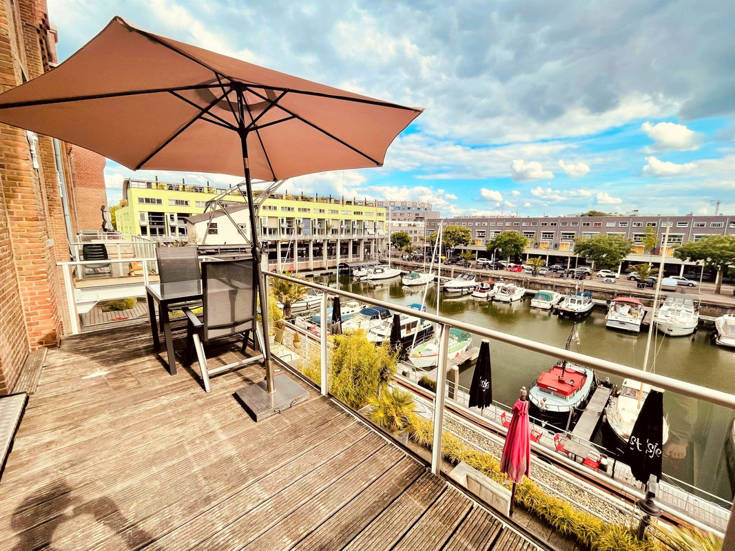 Appartement te huur: Handelsplein 23, Rotterdam