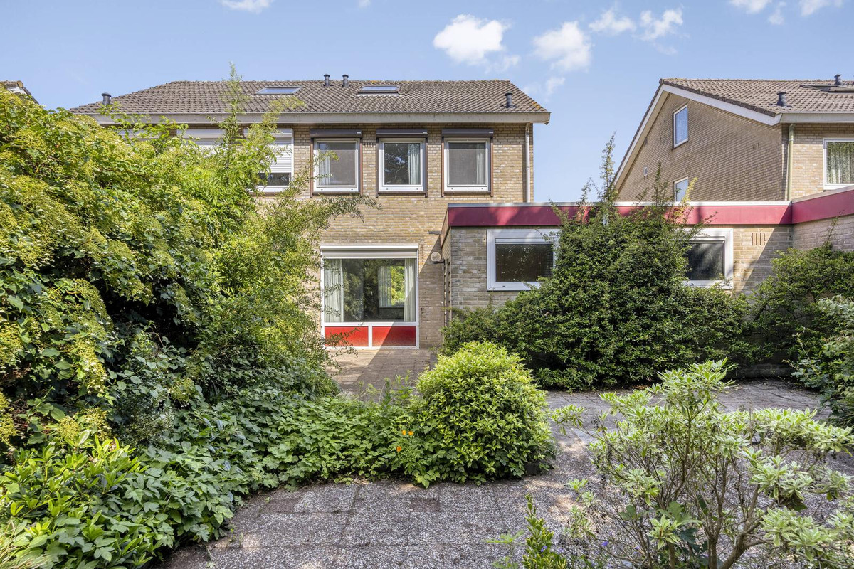Tussenwoning te koop: Ruusbroecgaarde 131, Oss