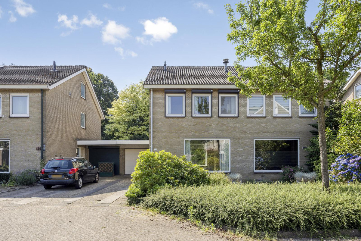 Tussenwoning te koop: Ruusbroecgaarde 131, Oss