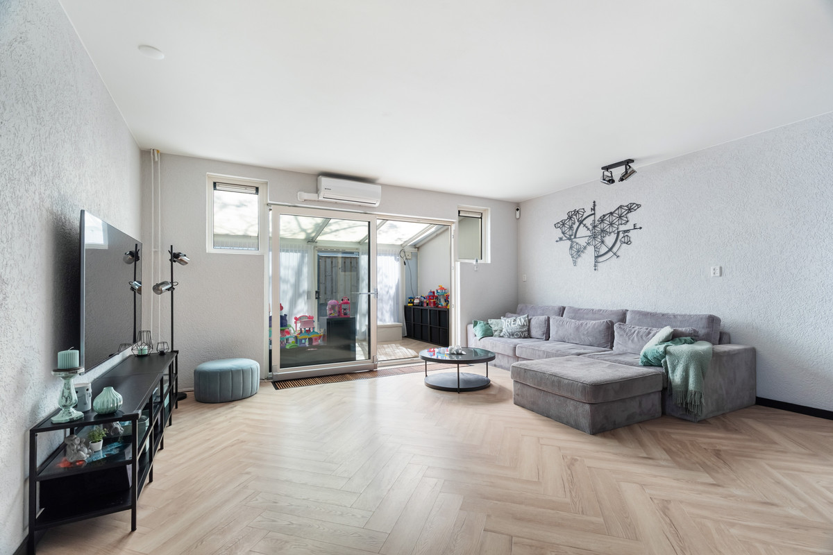 Tussenwoning te koop: Mildenburg 40, Dordrecht