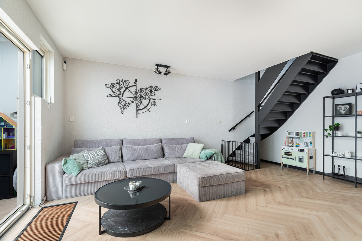 Tussenwoning te koop: Mildenburg 40, Dordrecht