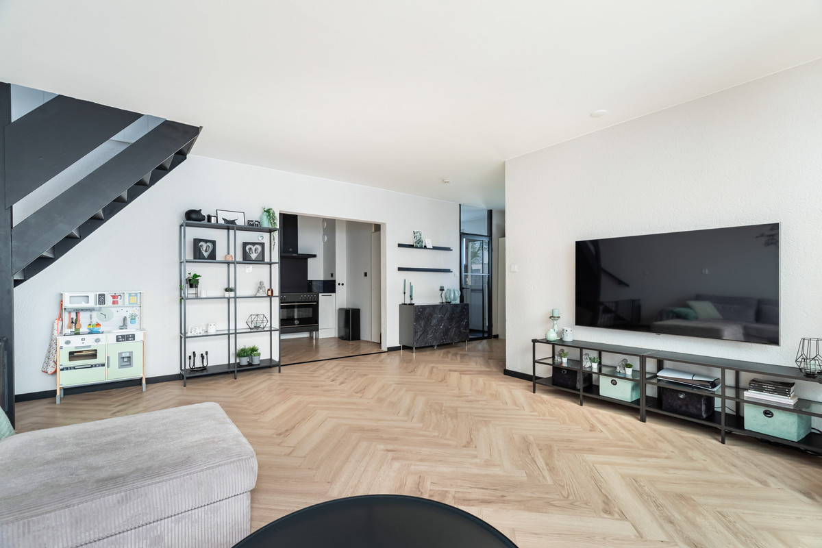 Tussenwoning te koop: Mildenburg 40, Dordrecht