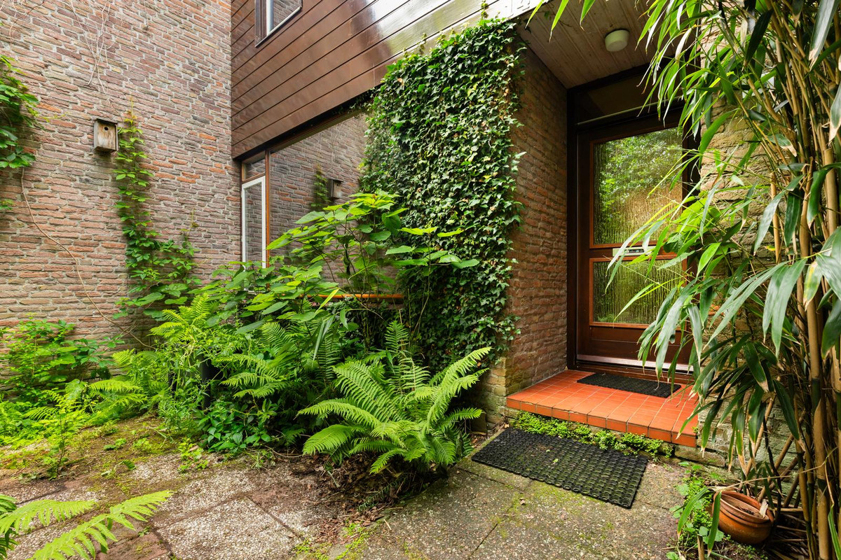 Hoekwoning te koop: Weidezoom 14, Moordrecht