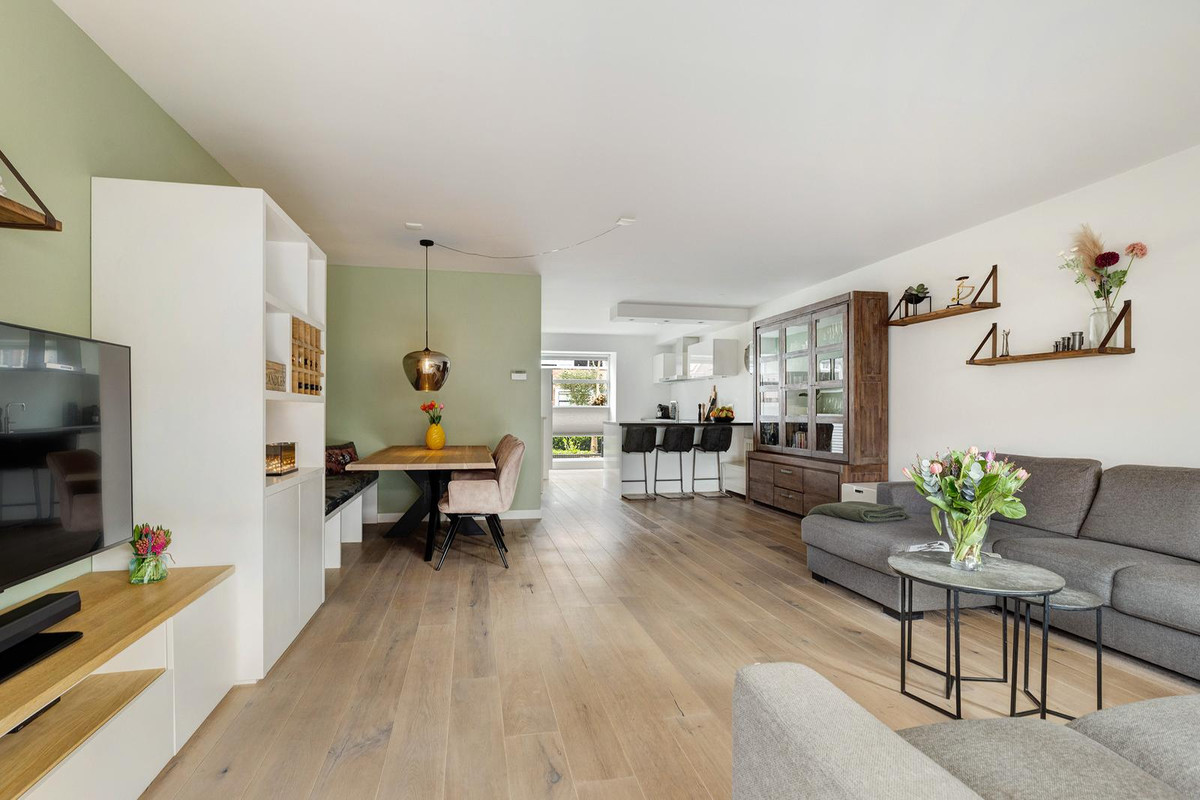Hoekwoning te koop: Laurens van Kuikstraat 1, Rotterdam