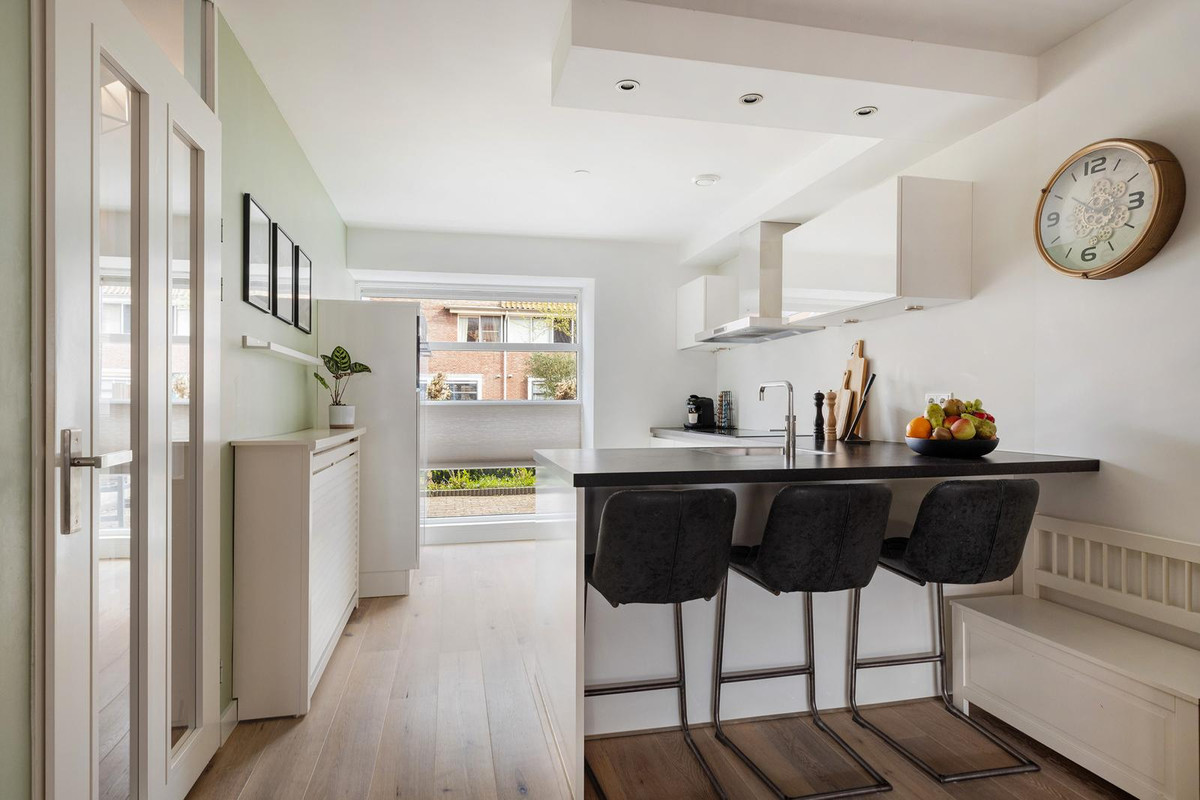 Hoekwoning te koop: Laurens van Kuikstraat 1, Rotterdam