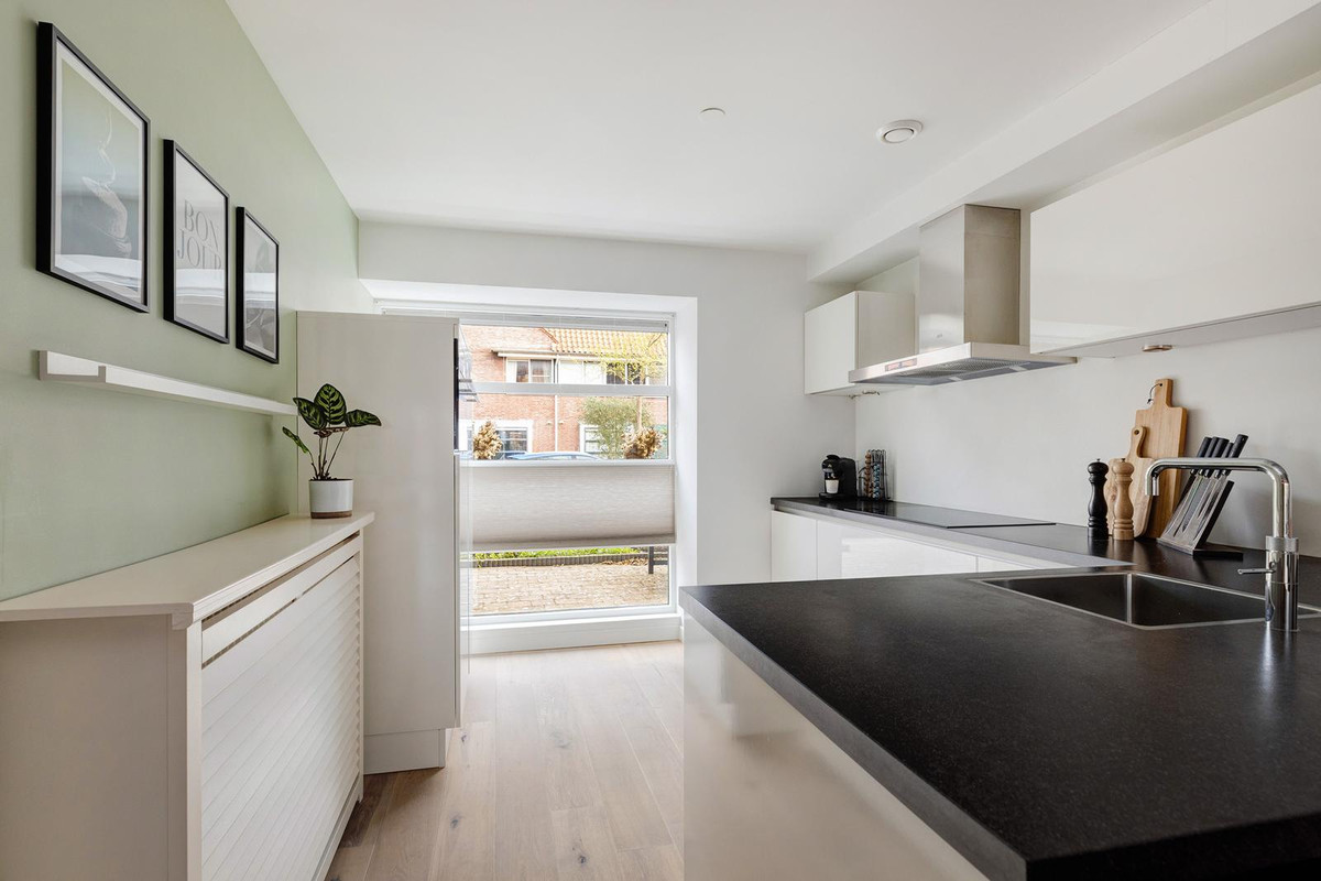Hoekwoning te koop: Laurens van Kuikstraat 1, Rotterdam