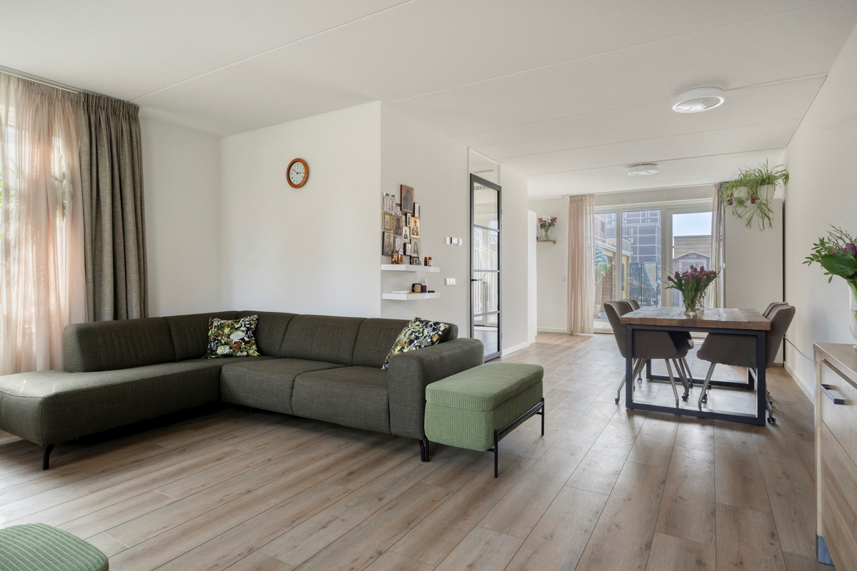 Twee-onder-één-kap te koop: Stalhof 7, Dronten