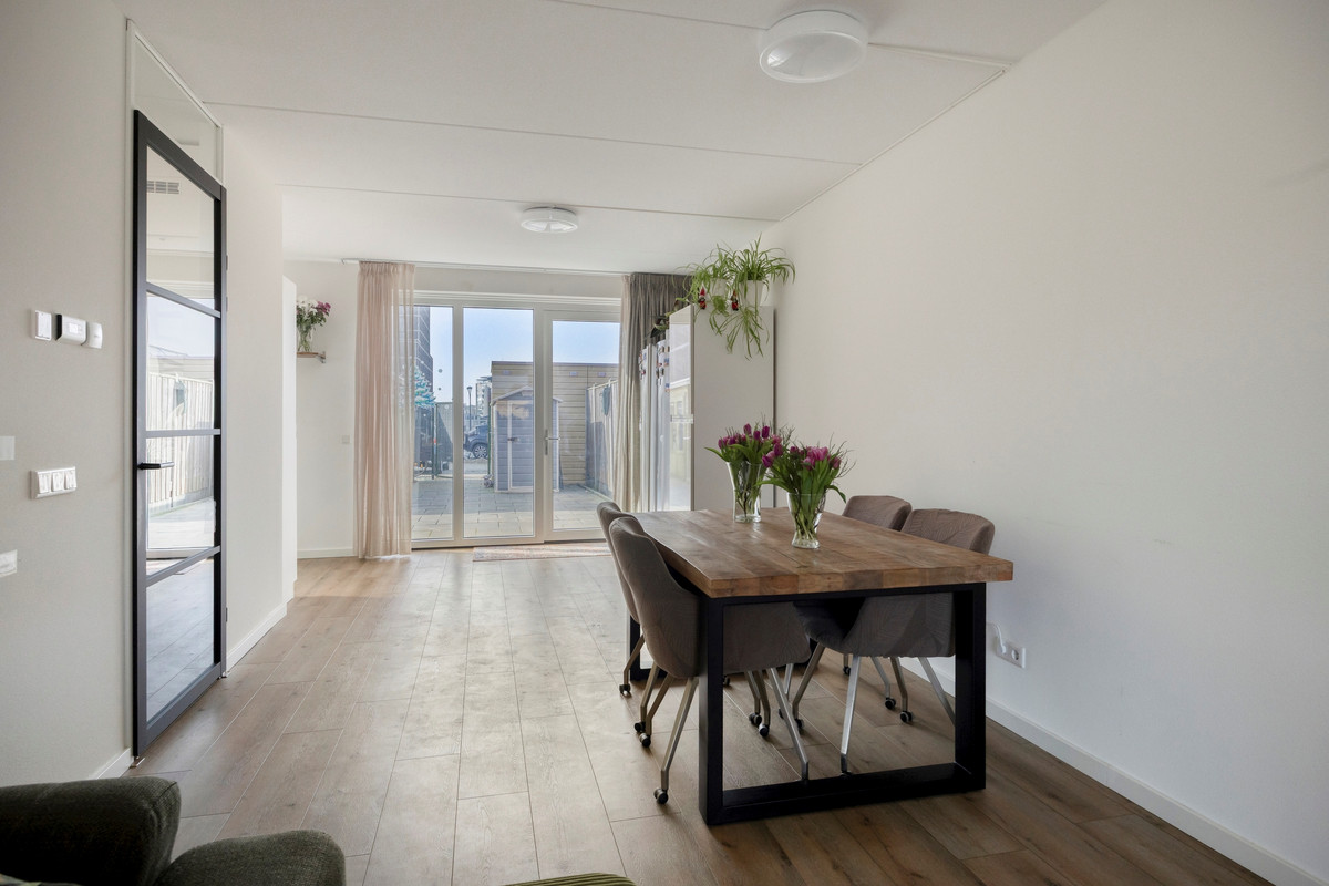 Twee-onder-één-kap te koop: Stalhof 7, Dronten