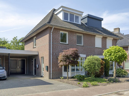Korenbloem 8