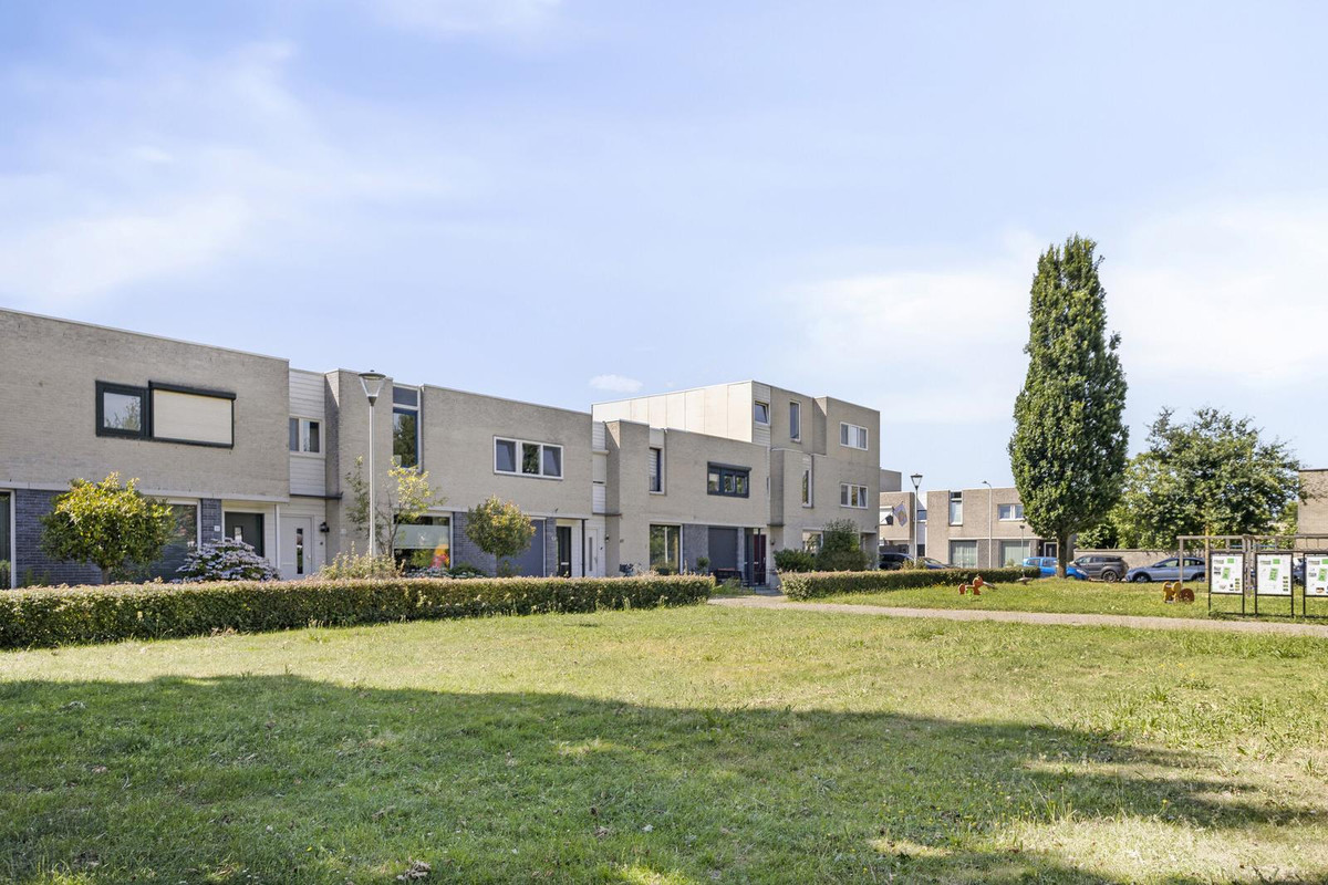 Tussenwoning te koop: Ruimelerf 53, Tilburg