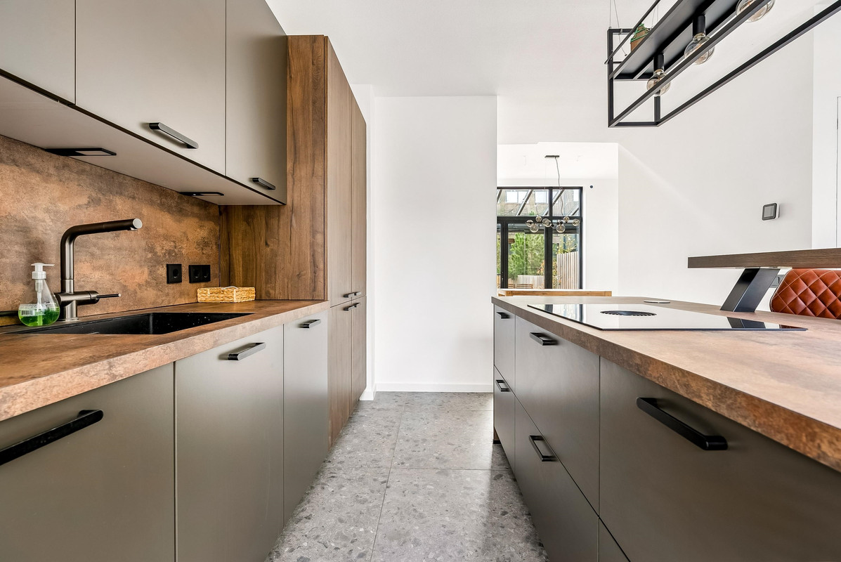 Tussenwoning te koop: Nydia Ecurystraat 12, Amsterdam
