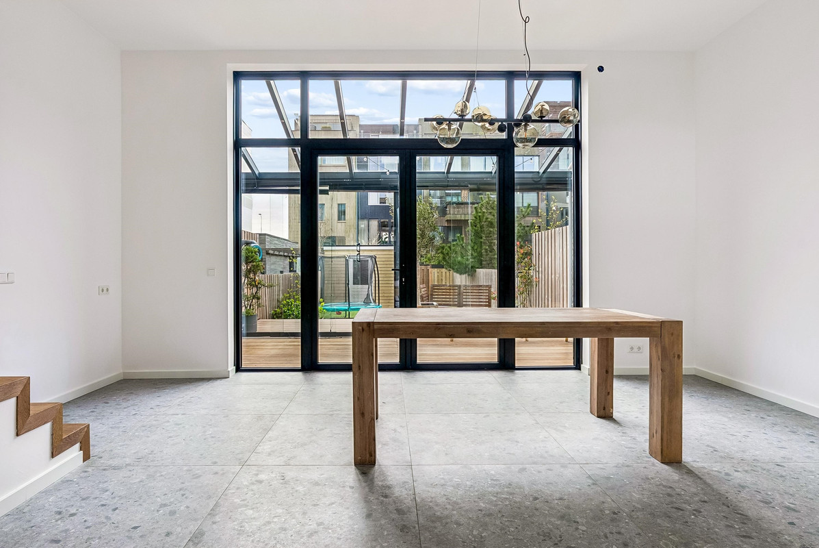 Tussenwoning te koop: Nydia Ecurystraat 12, Amsterdam