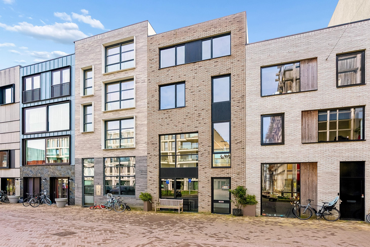 Tussenwoning te koop: Nydia Ecurystraat 12, Amsterdam