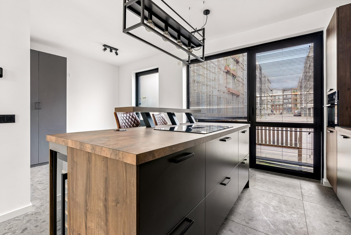 Tussenwoning te koop: Nydia Ecurystraat 12, Amsterdam