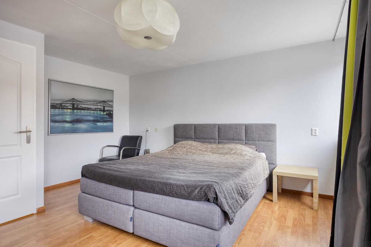 Tussenwoning te koop: Hyacintenveld 51, Bergen Op Zoom