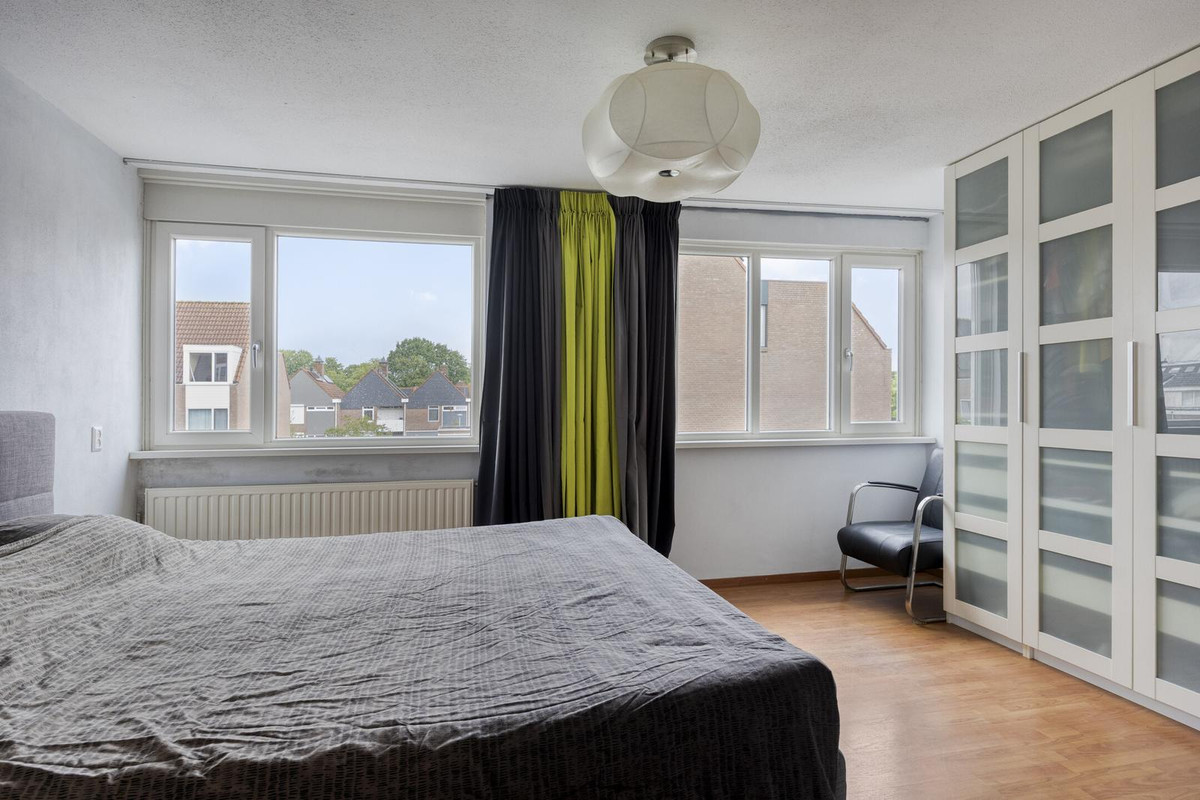 Tussenwoning te koop: Hyacintenveld 51, Bergen Op Zoom
