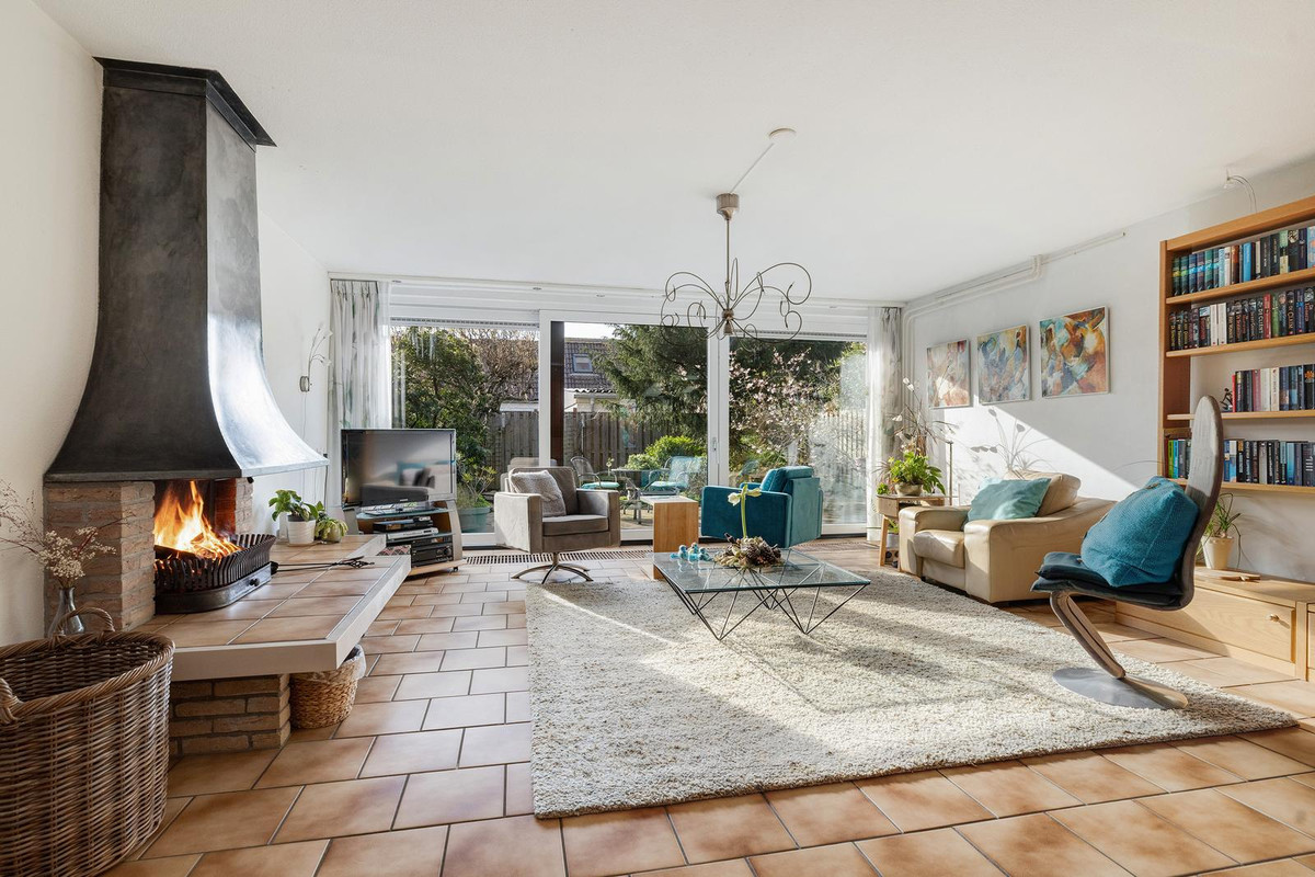 Tussenwoning te koop: Roos van Dekama erf 15, Capelle Aan Den Ijssel