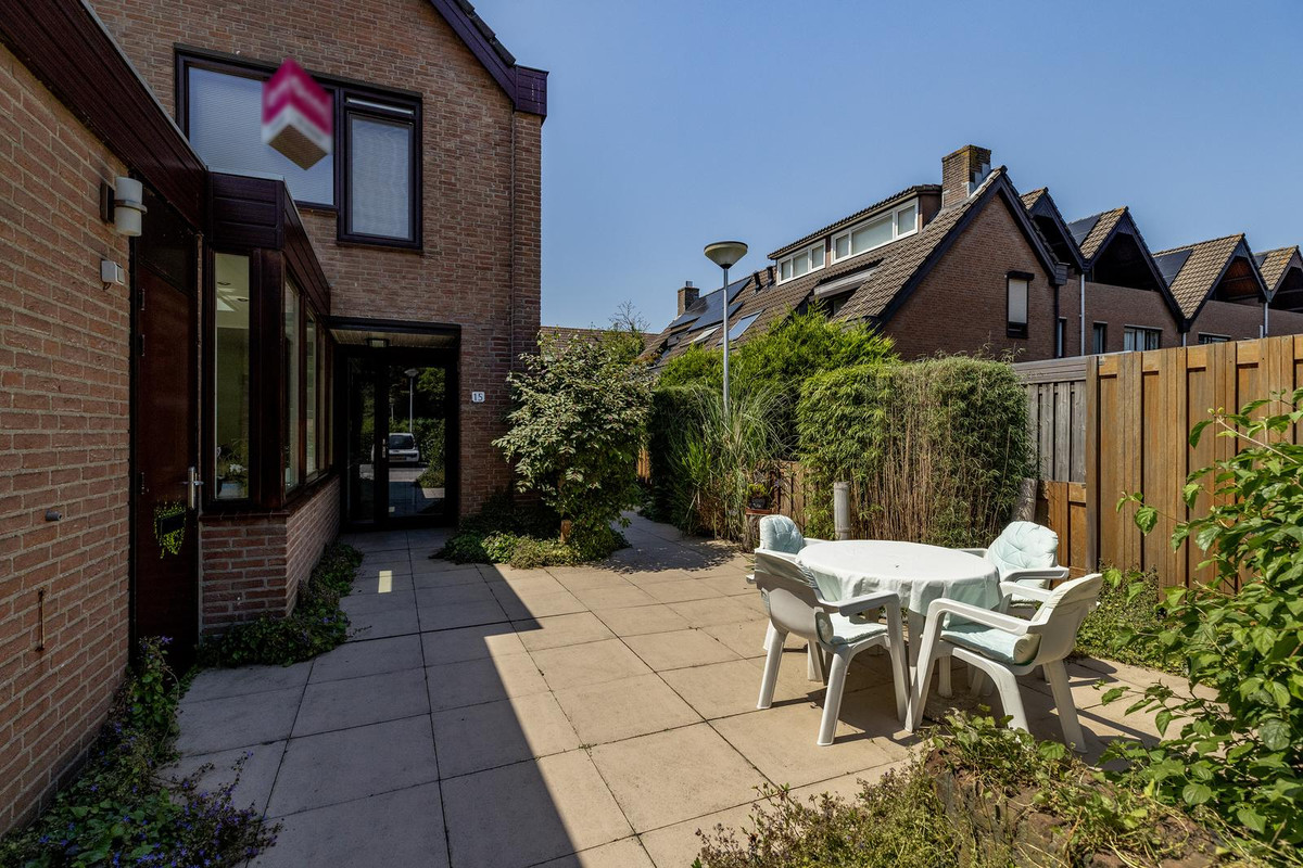 Tussenwoning te koop: Roos van Dekama erf 15, Capelle Aan Den Ijssel