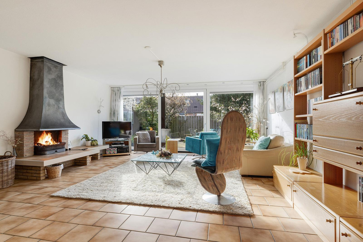 Tussenwoning te koop: Roos van Dekama erf 15, Capelle Aan Den Ijssel
