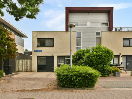 E. du Perronstraat 25